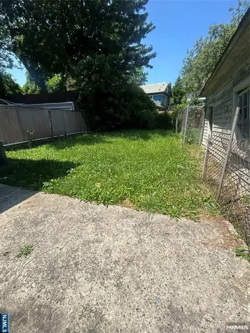 27 Richelieu Terrace Newark NJ 07106