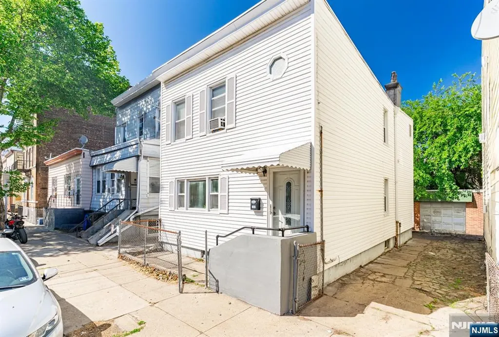 164 Hopkins Avenue Jersey City NJ 07306