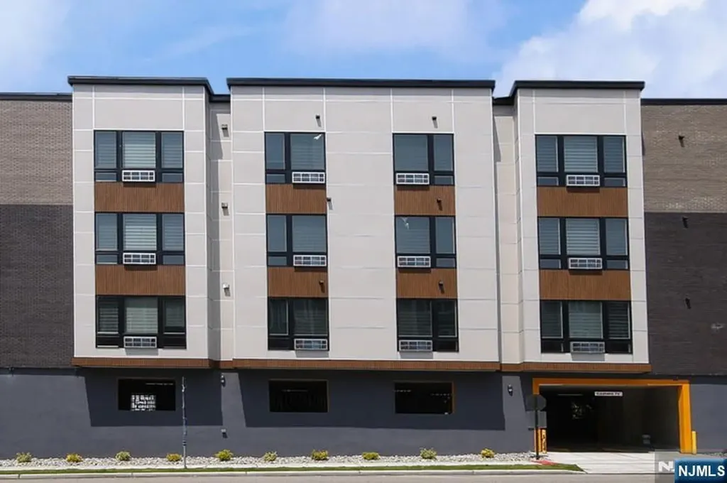 401 E Central Boulevard Palisades Park NJ 07650