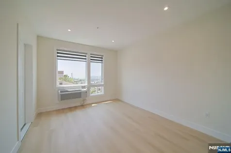 401 E Central Boulevard Palisades Park NJ 07650