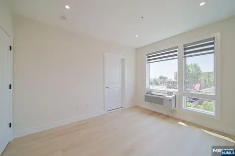 401 E Central Boulevard Palisades Park NJ 07650