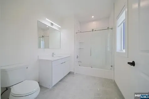 401 E Central Boulevard Palisades Park NJ 07650