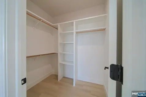401 E Central Boulevard Palisades Park NJ 07650
