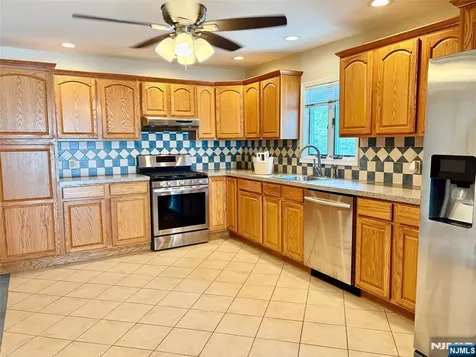 25 Dell Glen Avenue Lodi NJ 07644