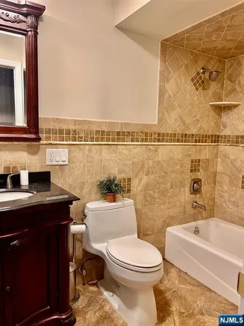 25 Dell Glen Avenue Lodi NJ 07644