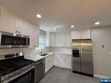 166 Morningside Lane Palisades Park NJ 07650