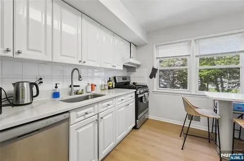 195 4th Street Cresskill NJ 07626