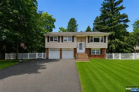 195 4th Street Cresskill NJ 07626