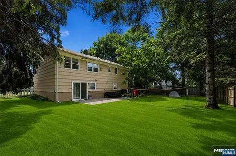 195 4th Street Cresskill NJ 07626