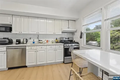 195 4th Street Cresskill NJ 07626