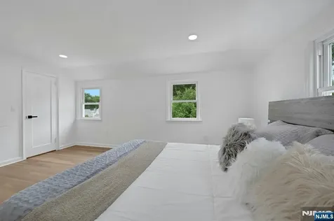 12 Lerome Place Teaneck NJ 07666