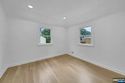 12 Lerome Place Teaneck NJ 07666
