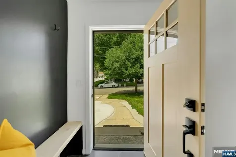 12 Lerome Place Teaneck NJ 07666
