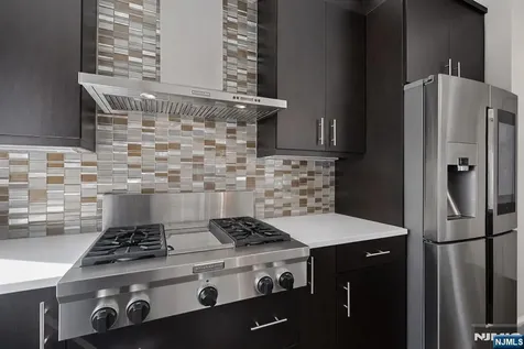 250 Henley Place Weehawken NJ 07086
