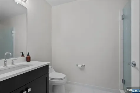 250 Henley Place Weehawken NJ 07086
