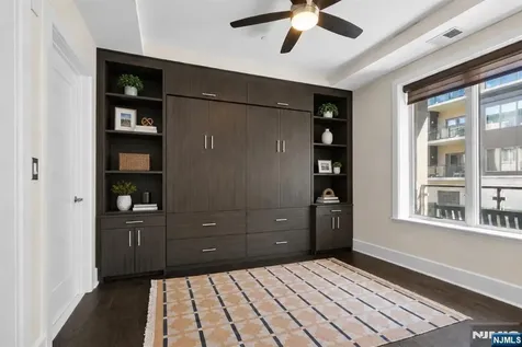250 Henley Place Weehawken NJ 07086