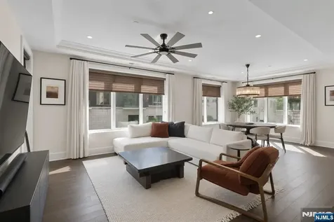 250 Henley Place Weehawken NJ 07086