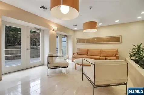 250 Henley Place Weehawken NJ 07086