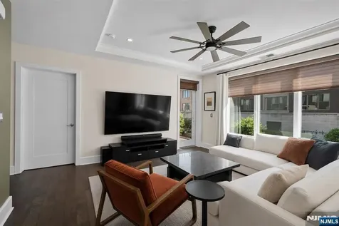250 Henley Place Weehawken NJ 07086