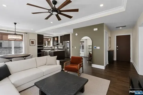 250 Henley Place Weehawken NJ 07086