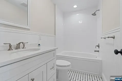 4 Central Avenue Caldwell NJ 07006