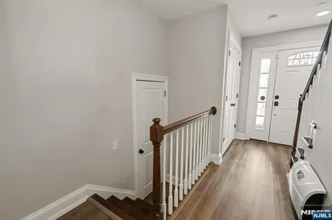 4 Central Avenue Caldwell NJ 07006