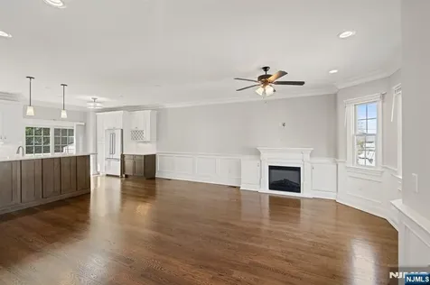 4 Central Avenue Caldwell NJ 07006