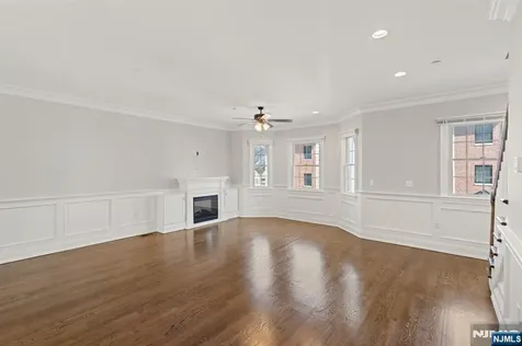 4 Central Avenue Caldwell NJ 07006