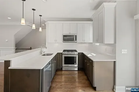 4 Central Avenue Caldwell NJ 07006