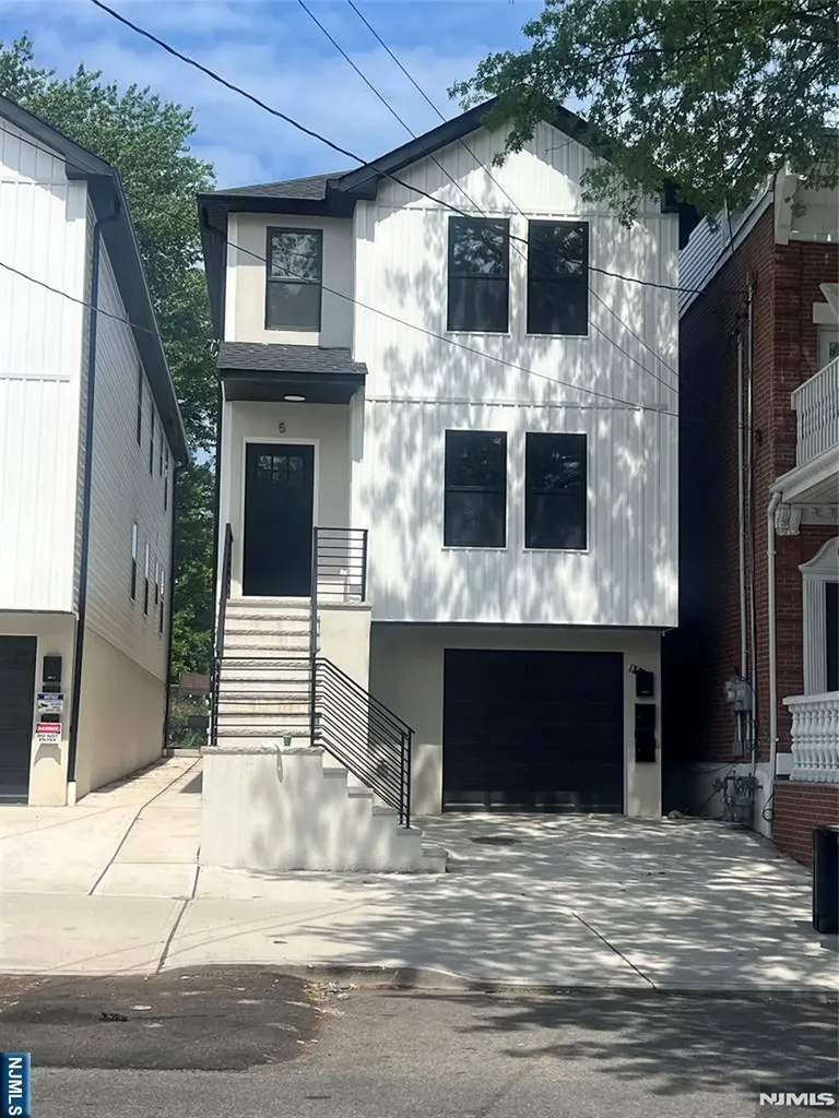 5 Montclair Paterson NJ 07503