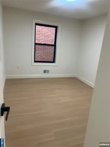 5 Montclair Paterson NJ 07503