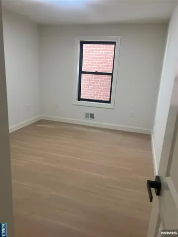 5 Montclair Paterson NJ 07503