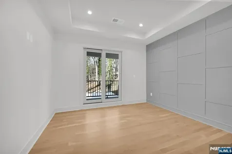 31 Ashwood Drive Livingston NJ 07039