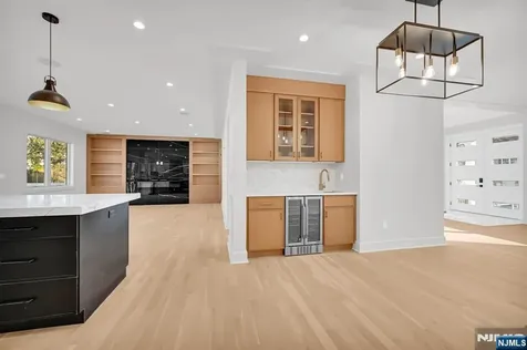 31 Ashwood Drive Livingston NJ 07039