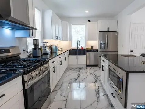 32 Palm Street Newark NJ 07106