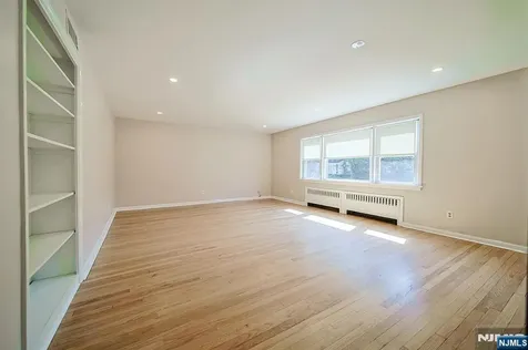 1227 Inwood Terrace Fort Lee NJ 07024