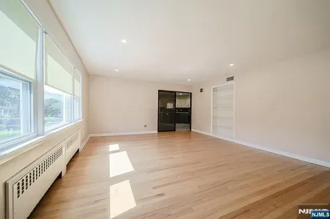 1227 Inwood Terrace Fort Lee NJ 07024