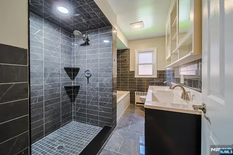 1227 Inwood Terrace Fort Lee NJ 07024
