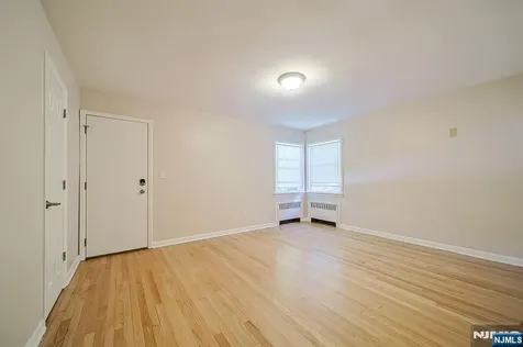 1227 Inwood Terrace Fort Lee NJ 07024