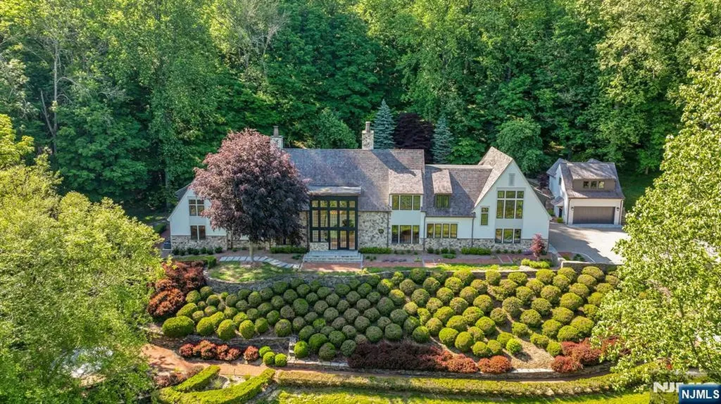 171 Campbell Road Far Hills NJ 07931