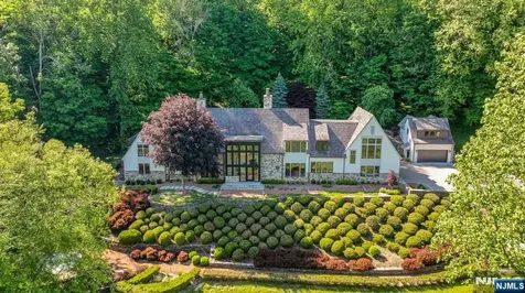 171 Campbell Road Far Hills NJ 07931