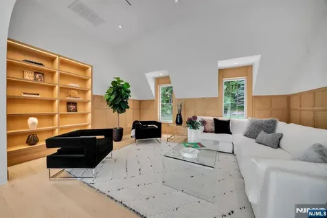 171 Campbell Road Far Hills NJ 07931