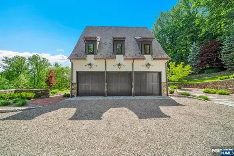 171 Campbell Road Far Hills NJ 07931