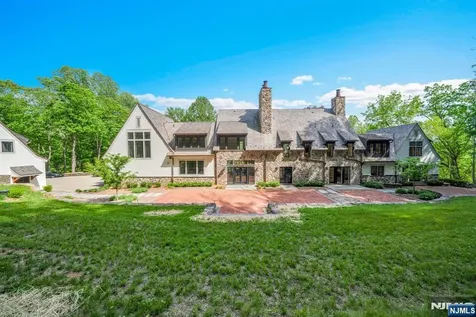 171 Campbell Road Far Hills NJ 07931