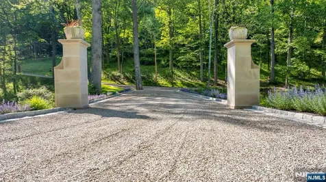171 Campbell Road Far Hills NJ 07931