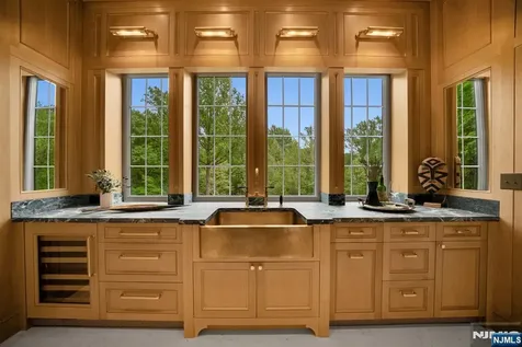 171 Campbell Road Far Hills NJ 07931