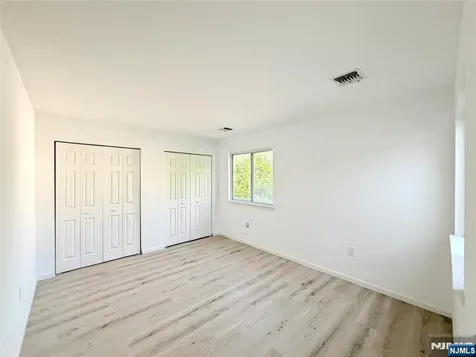 135 Falcon Ridge Way Hamburg NJ 07419