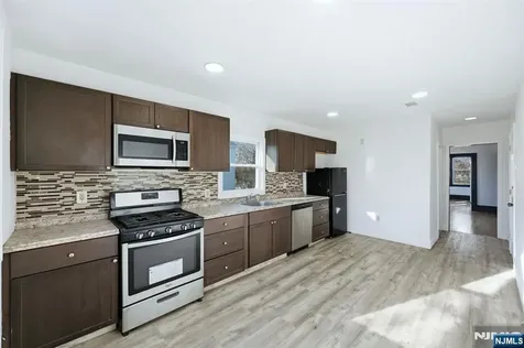 78 Devine Street Newark NJ 07106
