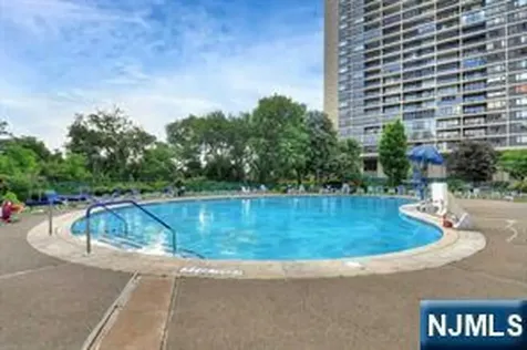 2 Horizon Fort Lee NJ 07024