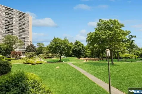2 Horizon Fort Lee NJ 07024